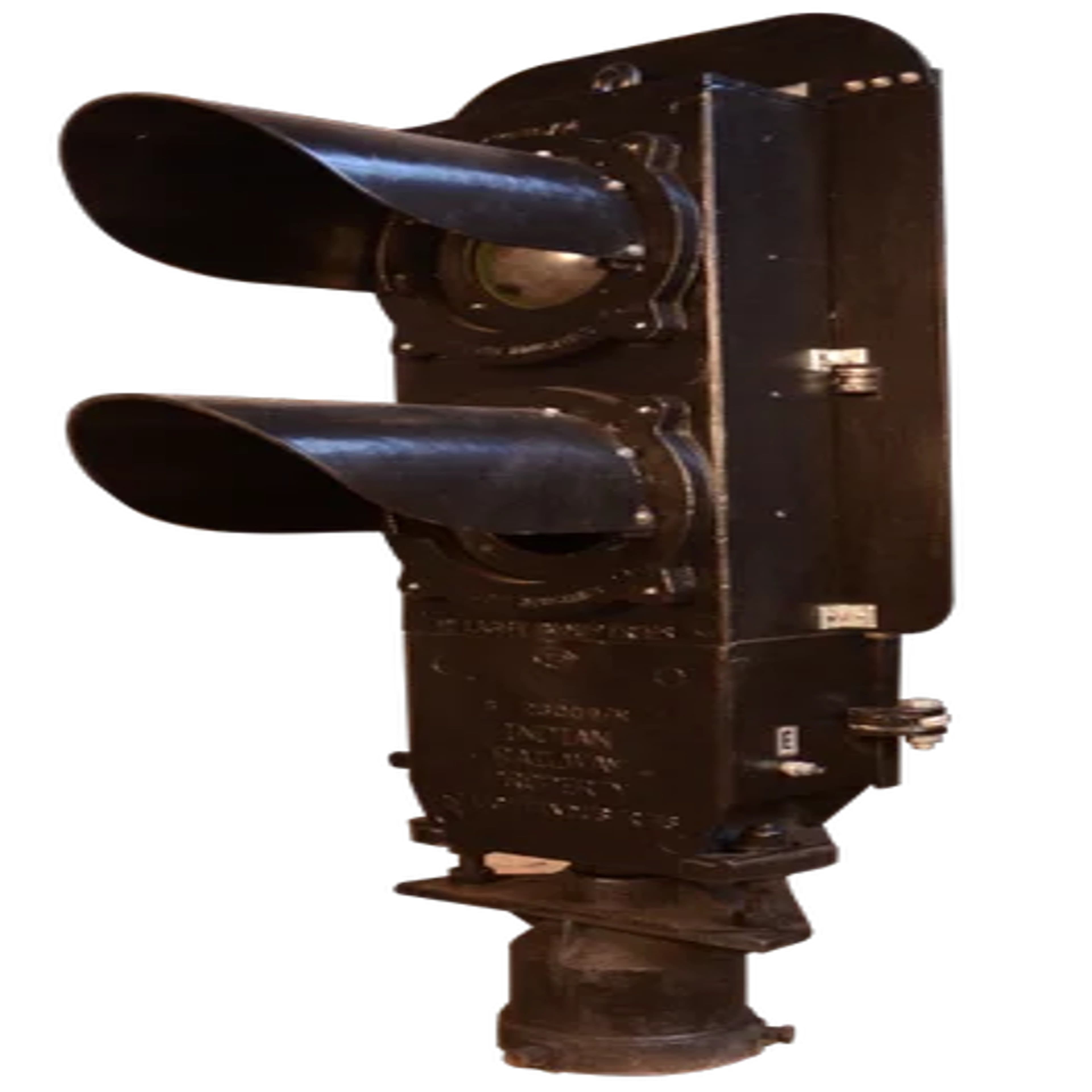 Metallic and FRP colour light signal units for railway signalling